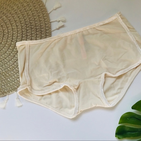 Victoria’s Secret PINK Velvet Trim Shortie Panty Cream Let It Snow Gold Foil NEW - Picture 3 of 3